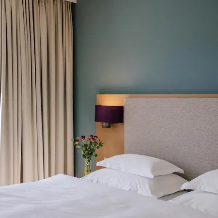 Seehotel Am Kaiserstrand מלון לוכאו ביי ברגנץ