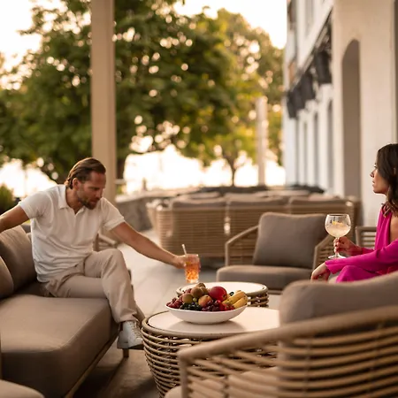 Seehotel Am Kaiserstrand מלון לוכאו ביי ברגנץ