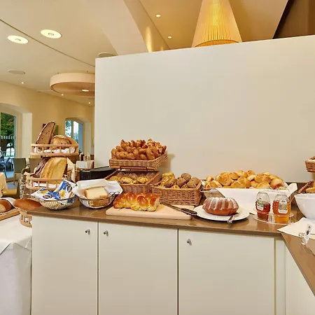 Seehotel Am Kaiserstrand 4* Lochau